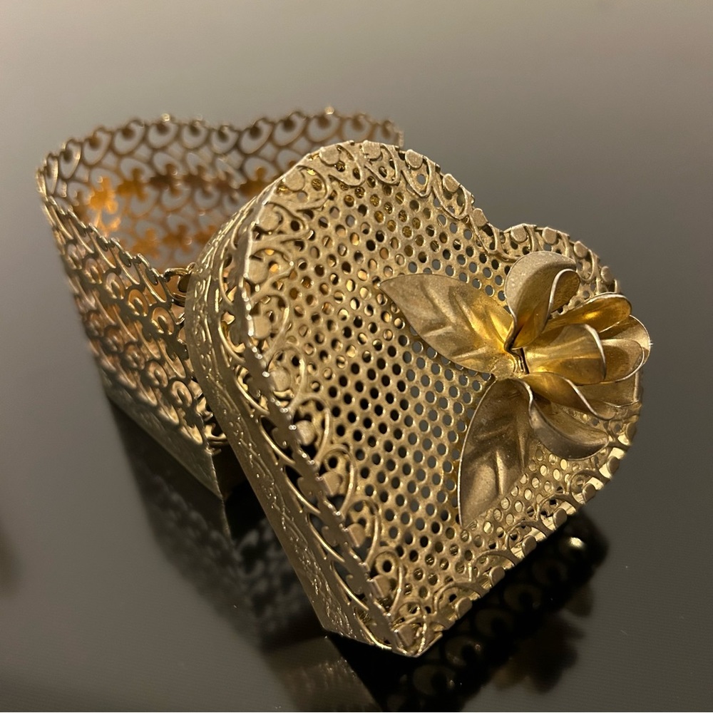 Metal Rose Heart Trinket Box